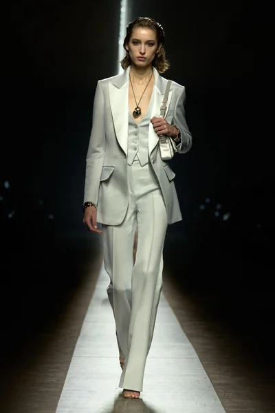 Look 37